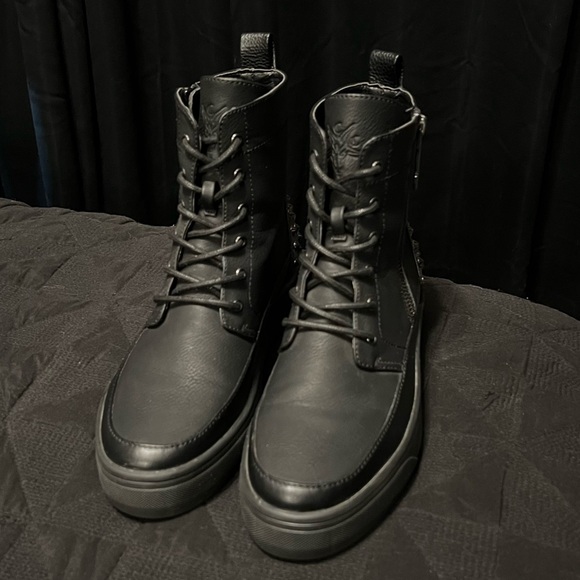 NWOT Unisex Blackcraft Cult Cain - Studded Sneaker Boot - Picture 4 of 8